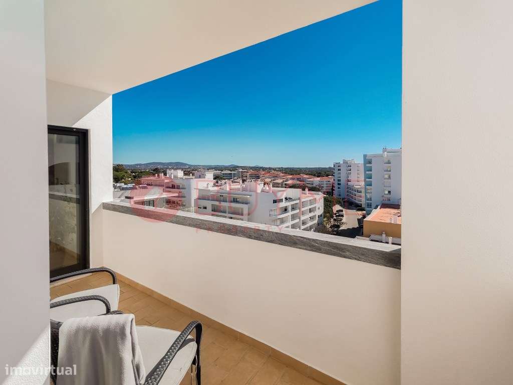 Apartamento T2 com Vista Mar no Centro de Quarteira a 3 Minutos da ...-11