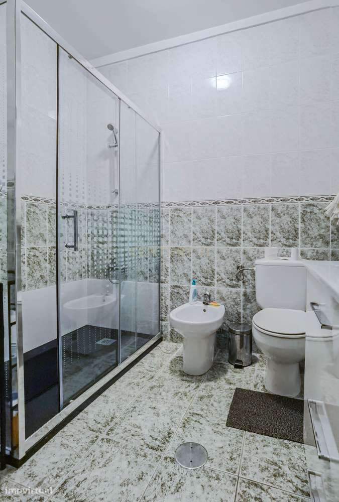 Apartamento T2 com Varanda, Garagem e Piscina | Valongo-31