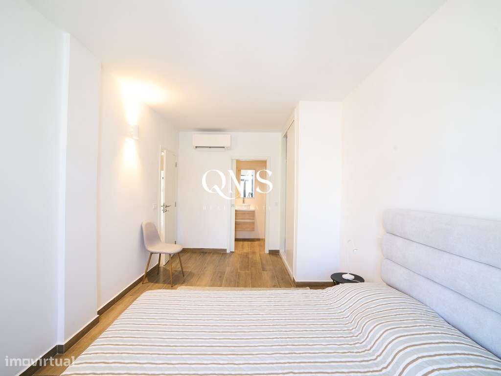 Espaçoso Apartamento T2 Mobilado com Garagem & Piscina no Coração d... - Grande imagem: 5/19