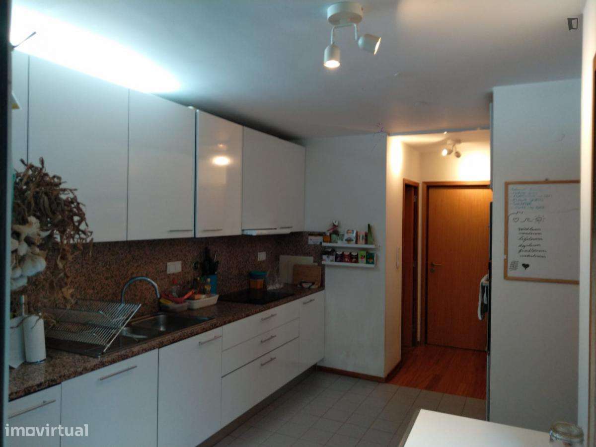 Quarto - localizado em Aldoar Porto - Grande imagem: 2/6