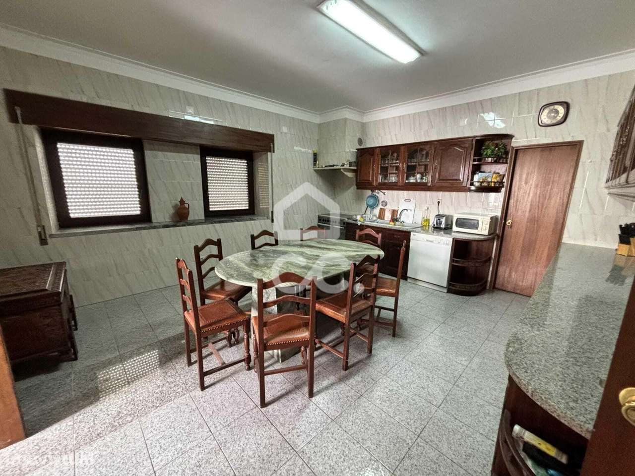 Moradia com 4 quartos no centro da cidade com garagem-2