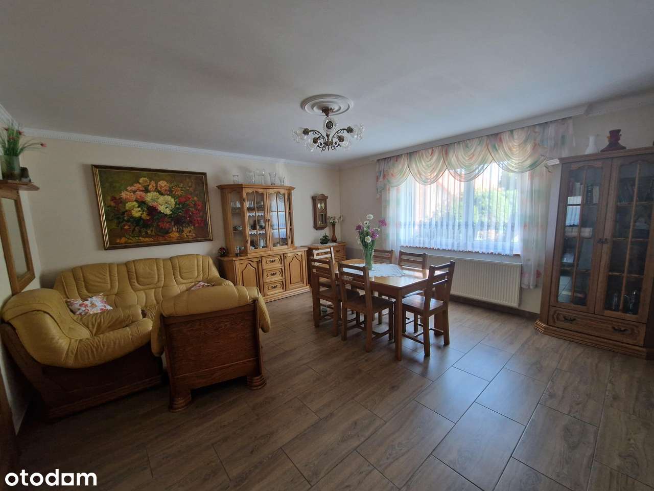 Dom z pięknym ogrodem w m. Głoska (obok Brzegu Dolnego) – 250 m² - Pełny obrazek: 5/9