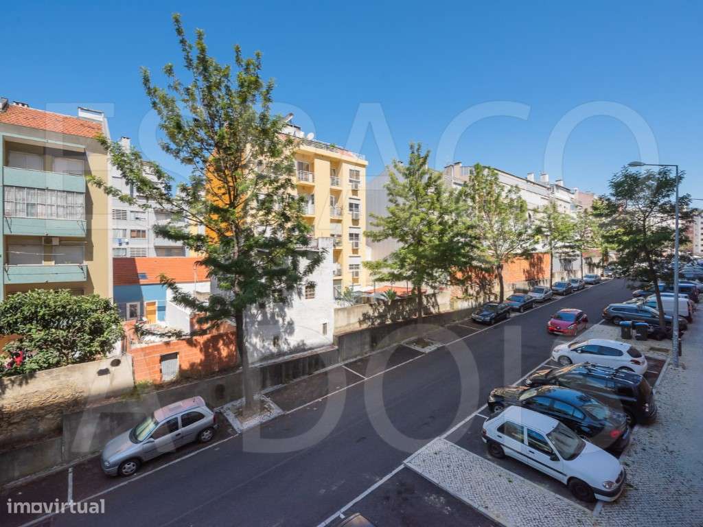 T3 com Vista Rio, Estacionamento e 2 Varandas junto à Estação de Br...-44