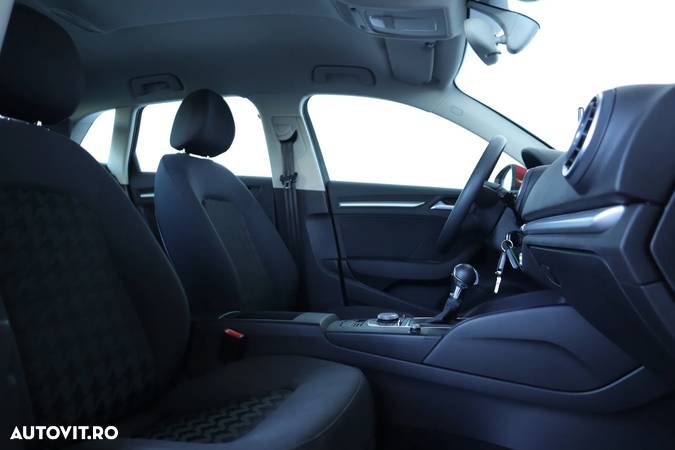 Audi A3 1.4 TFSI Sportback S tronic Attraction - 4