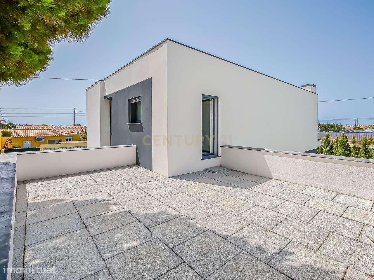 Moradia T4 Isolada | Piscina | Garagem Box | Painéis Solares | 2025 |-45