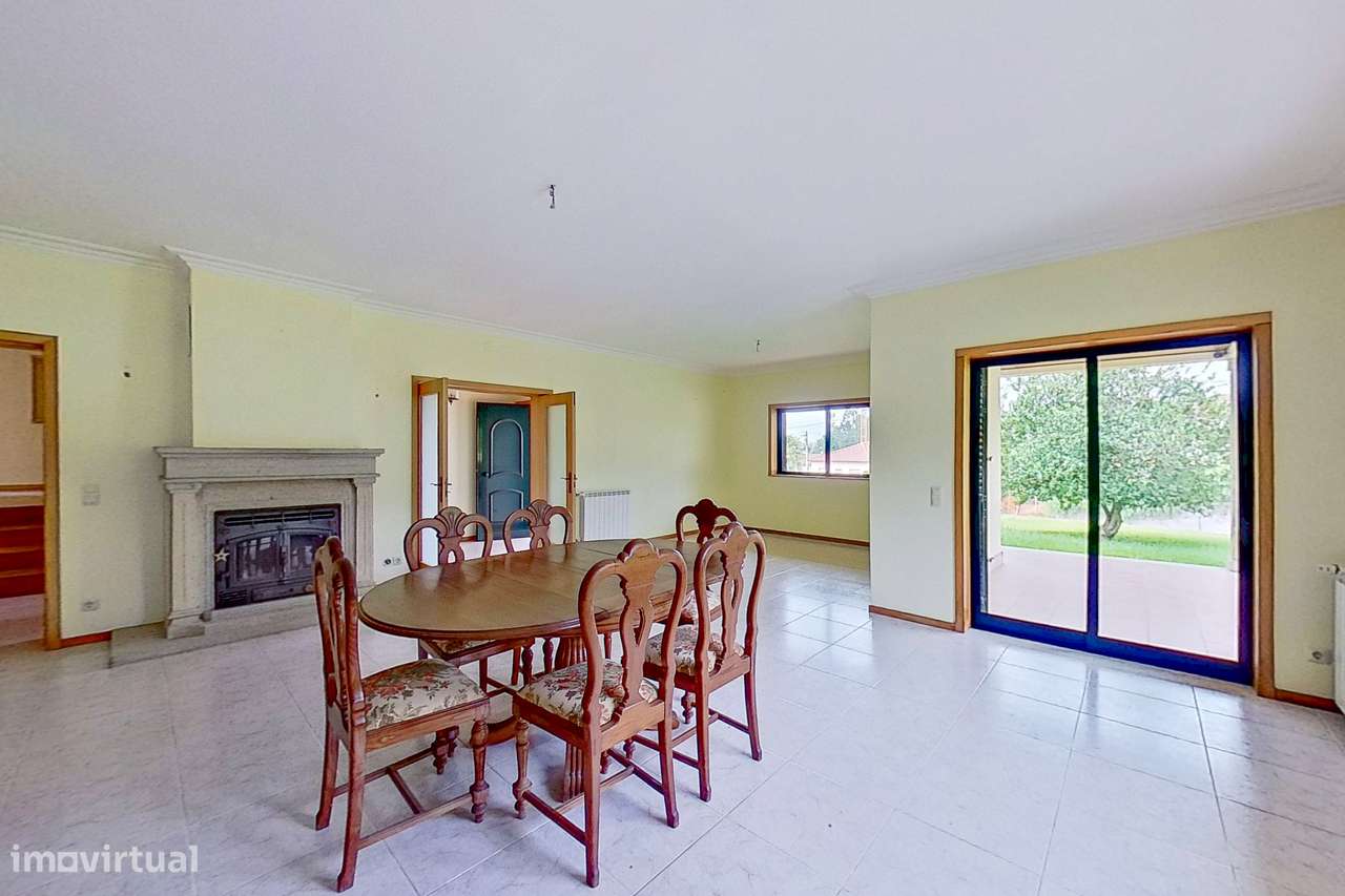 Moradia T4 Independente + T0 em Lago, Amares - Oportunidade Única!-35