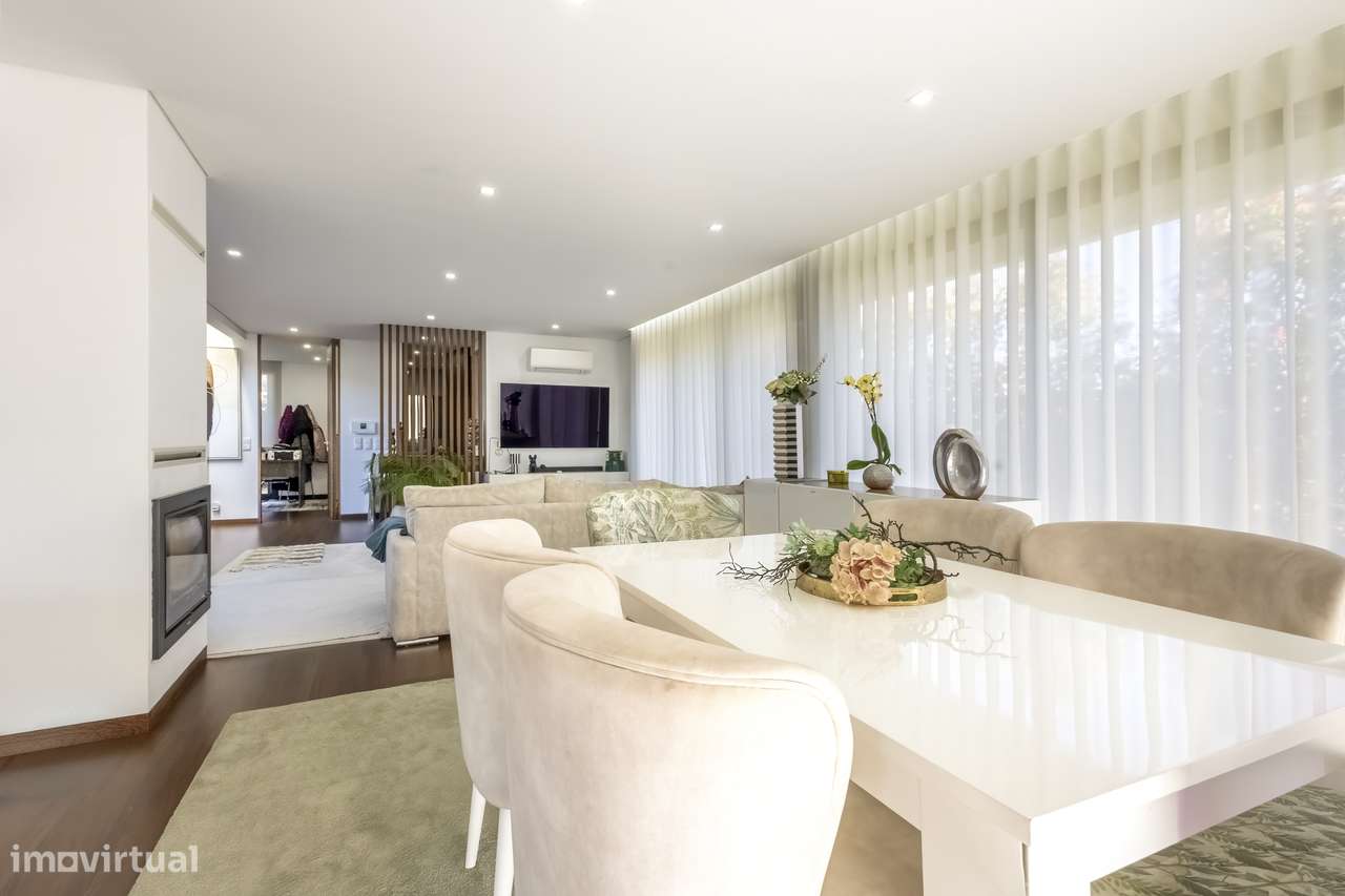Excelente moradia moderna, local recatado com piscina-13