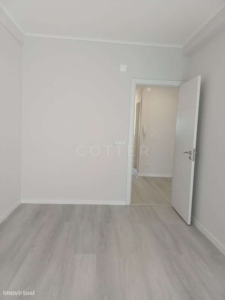 Apartamento T2 Remodelado em Oeiras-21