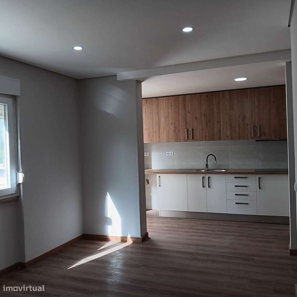 Apartamento T3, TOTALMENTE  REMODELADO, SEIXAL - Grande imagem: 4/34