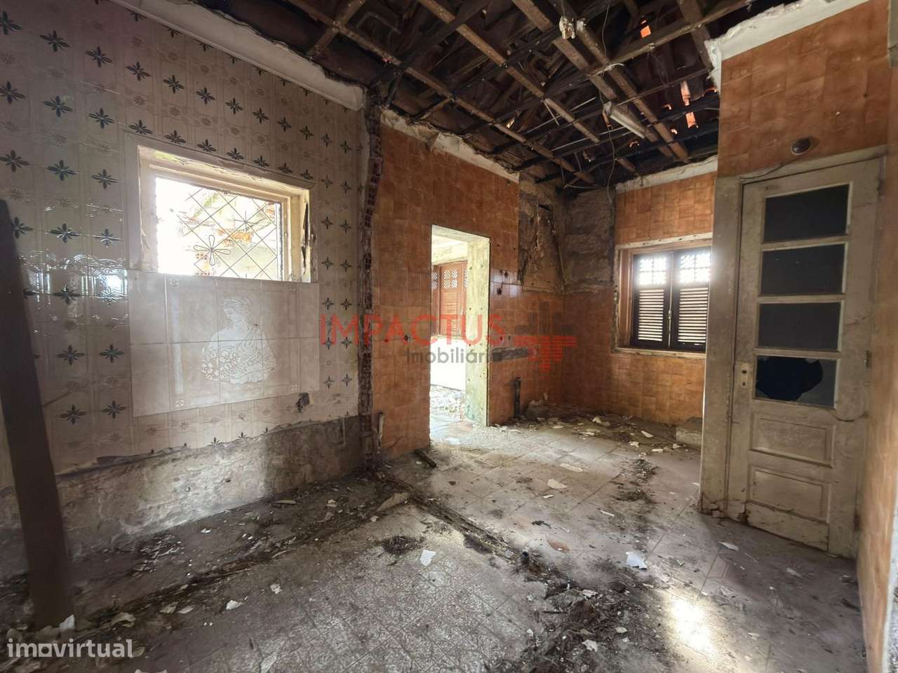 Moradia para Recuperar no Castêlo da Maia-16