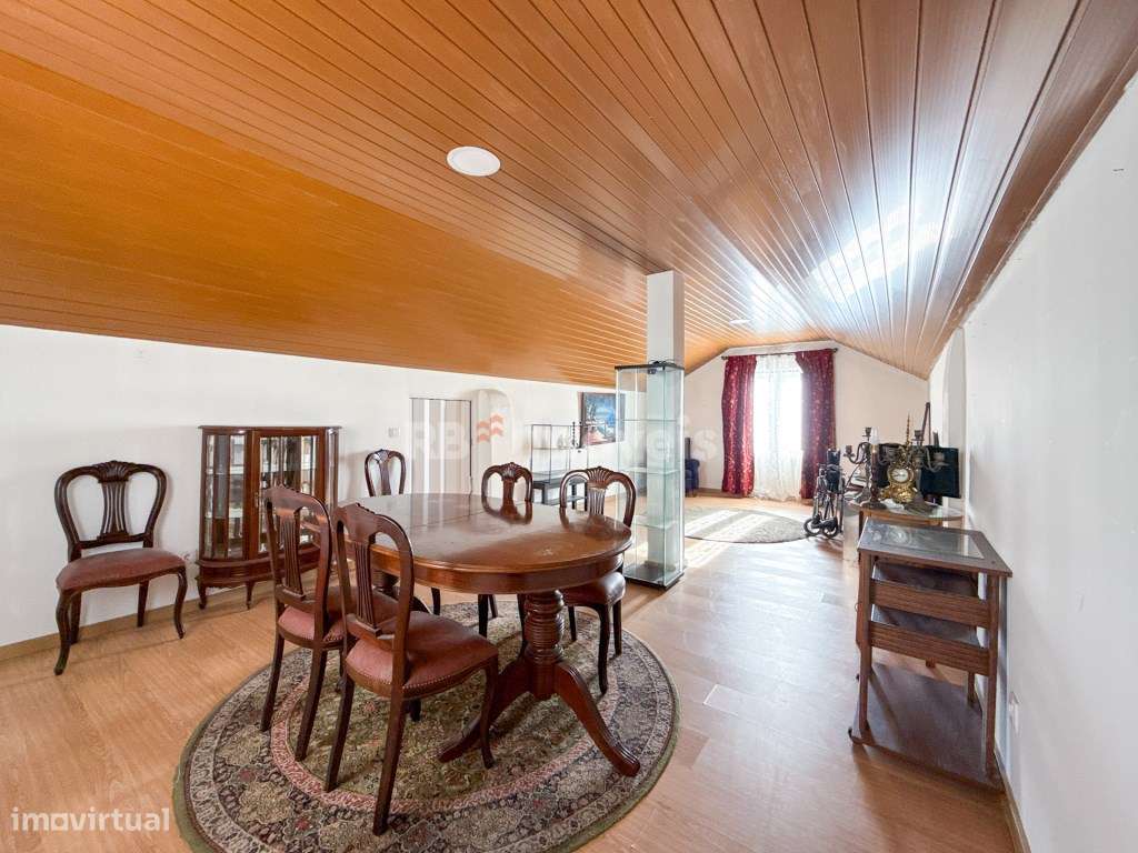 Moradia T2 com hipótese de ser convertida em T3, situado na Praia d... - Grande imagem: 5/50