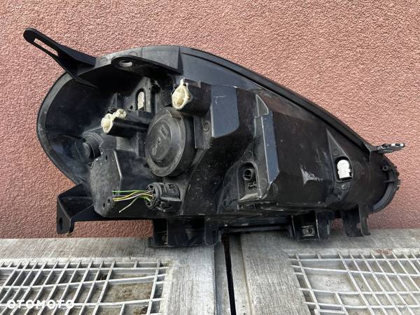 Lampa przednia FIAT GRANDE PUNTO EVO LEWA EUROPA ORYGINALNA VALEO - 2