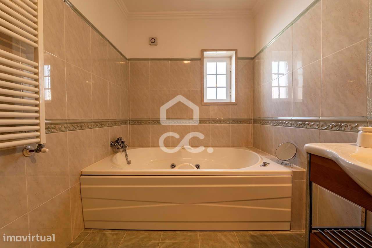 Moradia T4+3 de Prestígio em Vila Nova – Cadaval-43