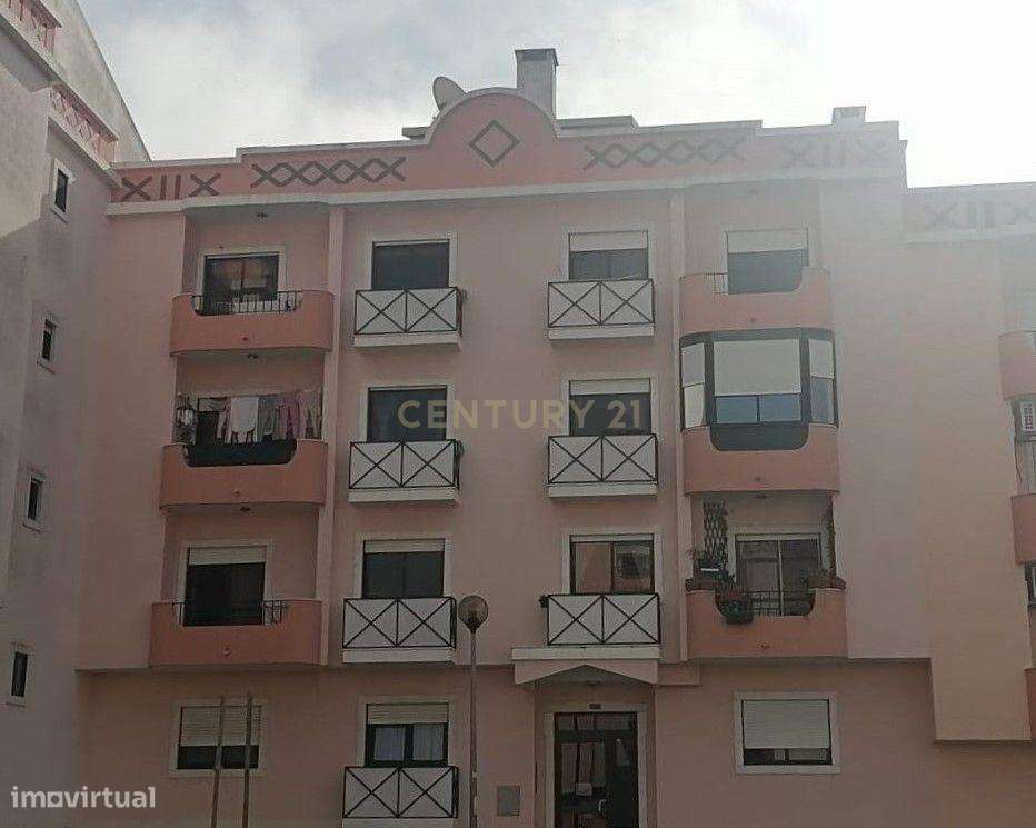 Apartamento T3 na Urbanização Cabeço da Fonte em Mem Martins-22