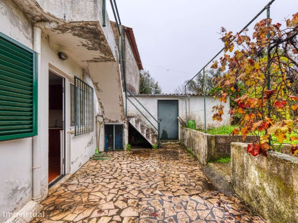 Moradia T4 com Quintal e Terraço, a Apenas 4 Minutos do Centro da V...-28