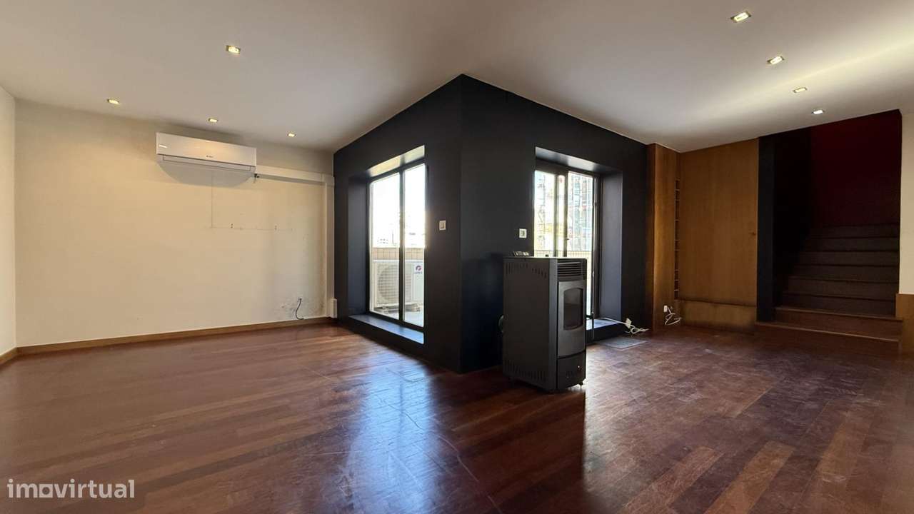 Apartamento T3 Duplex (Terraço e Vista Mar)-12