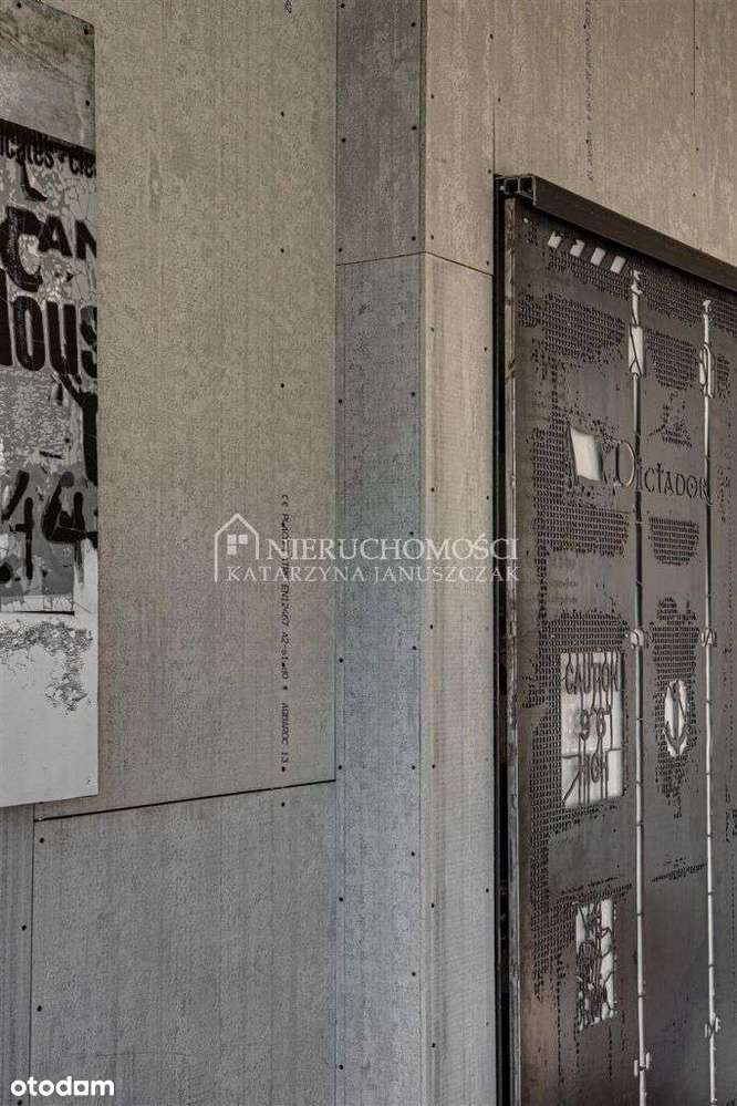 Biurowiec W Świetnej Lokalizacji-11