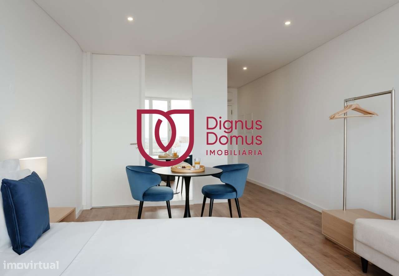 Investimento - T0 com gestão AL no coração do Porto-4