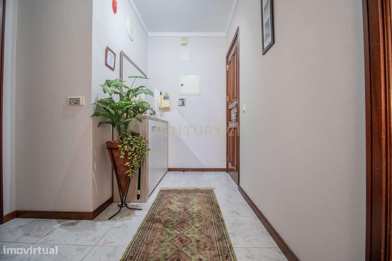 T2 com Área Acima da Média | Tavarede | 160.000€ - Grande imagem: 2/31