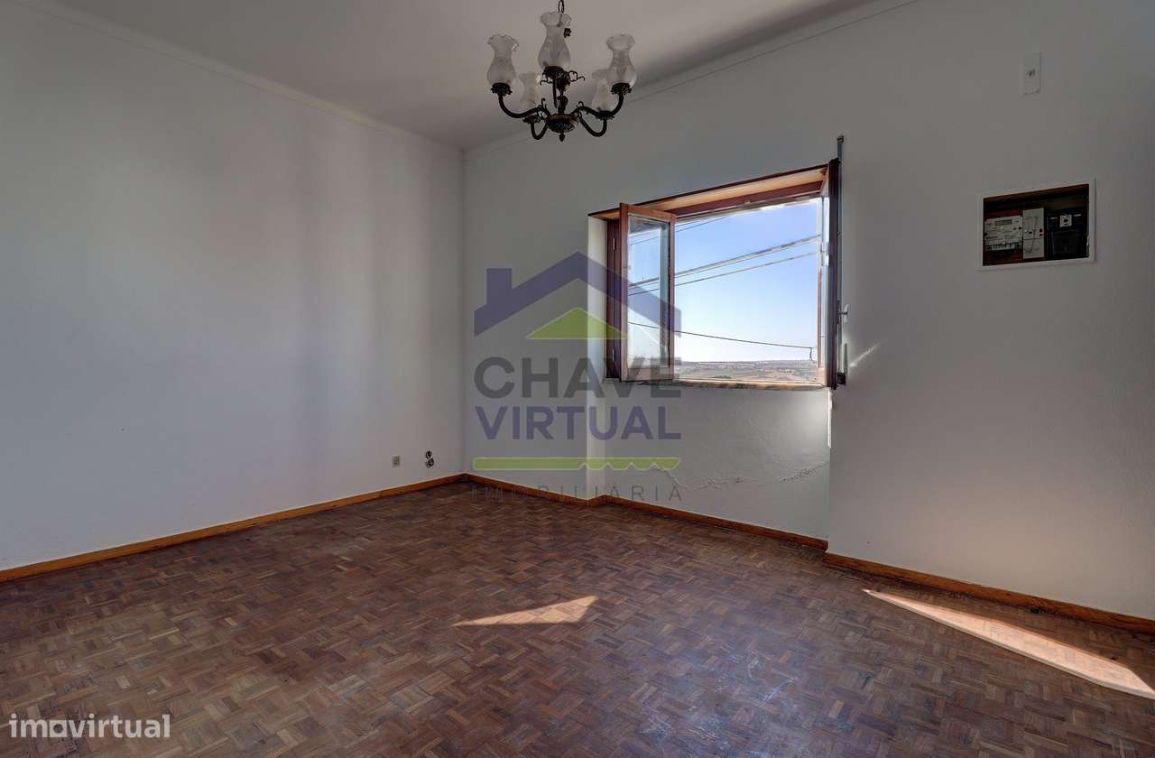 Moradia V3 com garagem e anexo  – Concelho Torres Vedras-6