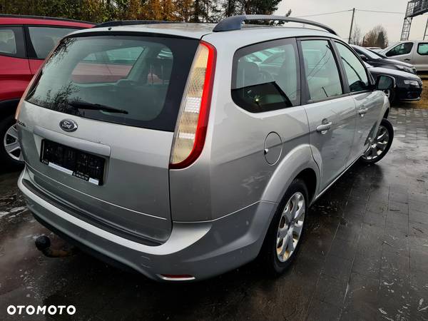 Ford Focus Turnier 2.0 16V Ghia - 4