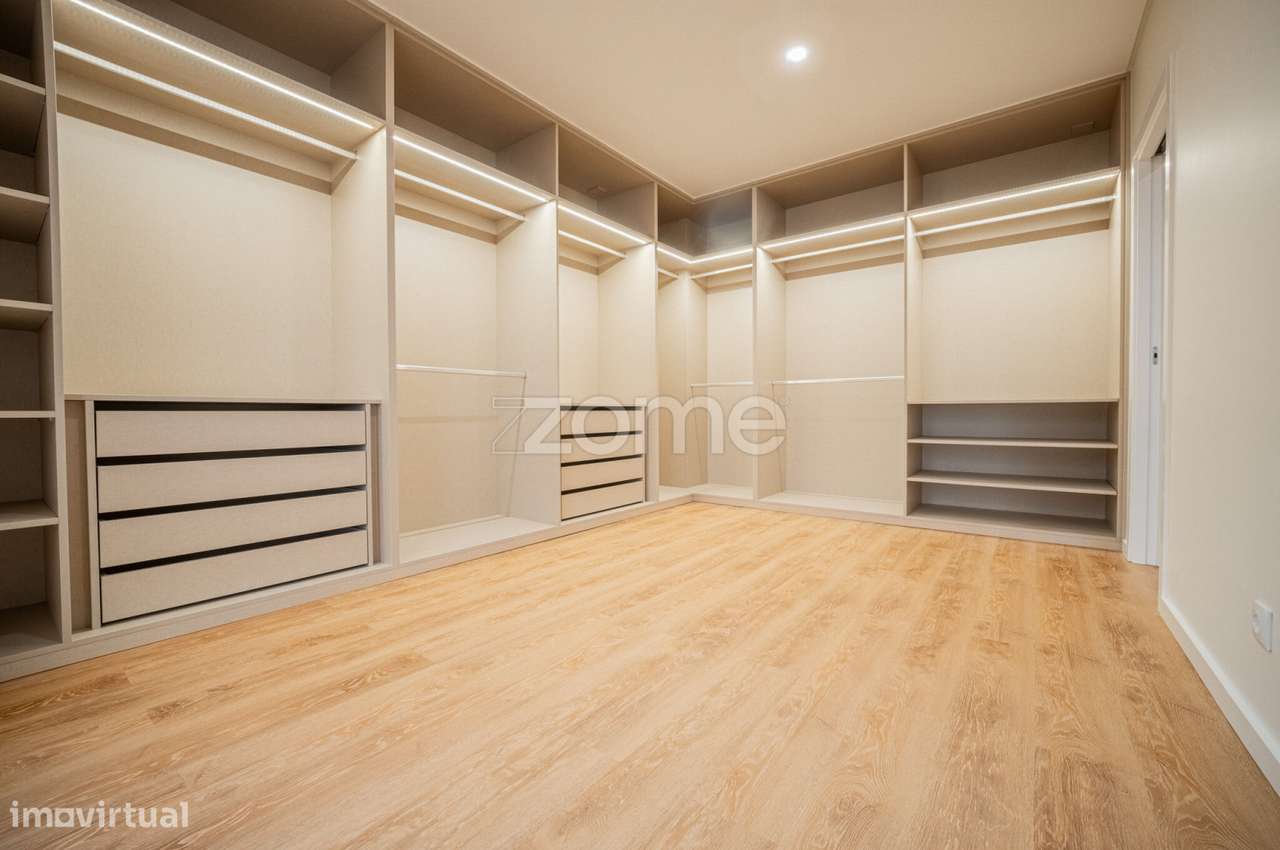 Moradia T3 com 6 assoalhadas, nova, no Alto dos Gaios - Estoril-16