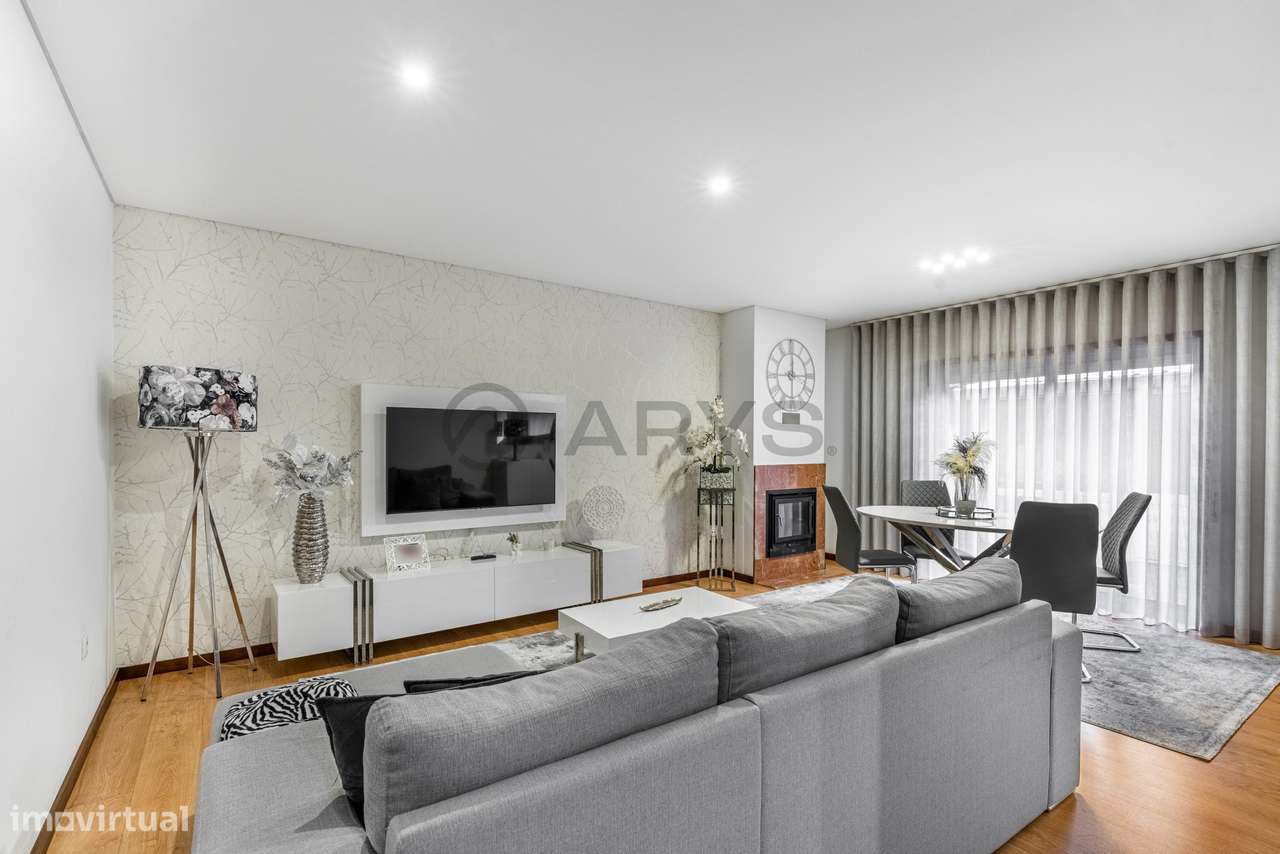 T3 Barcelos com amplo terraço e jardim pivativo - Grande imagem: 5/28