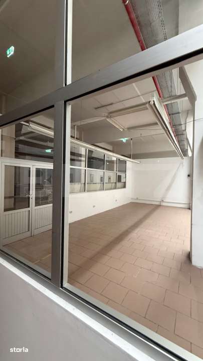 Hala cu inaltime generoasa, parter, acces asfalt - Imagine principală: 2/10