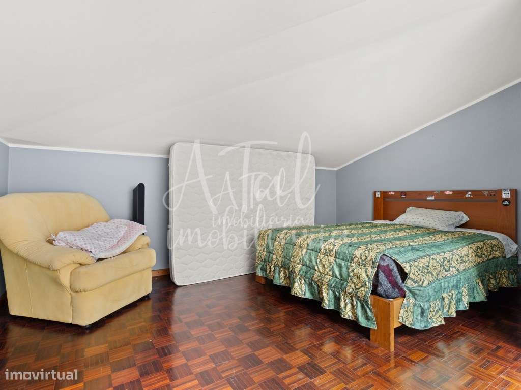 Duplex T5 no centro de Ponte de Lima com terraço panorâmico e 2 gar...-34