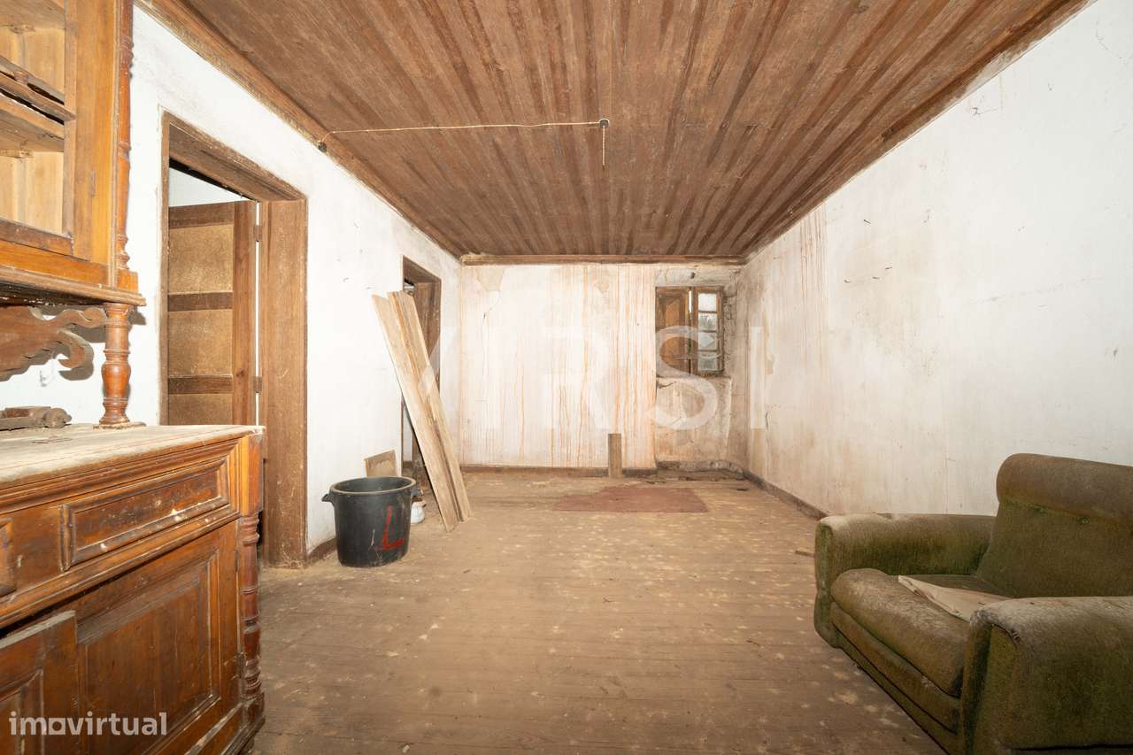 Moradia para reabilitar a 15 min de Coimbra - Urzelhe-13