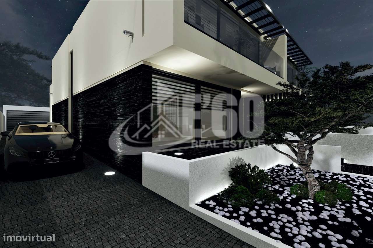 MORADIA T3 C/ PISCINA EM SÃO FELIX DA MARINHA-1