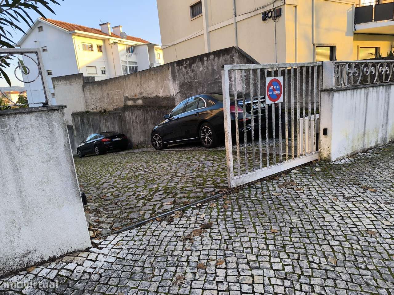 Arrenda-se garagem para 1 viatura – Portão automático - Grande imagem: 4/5