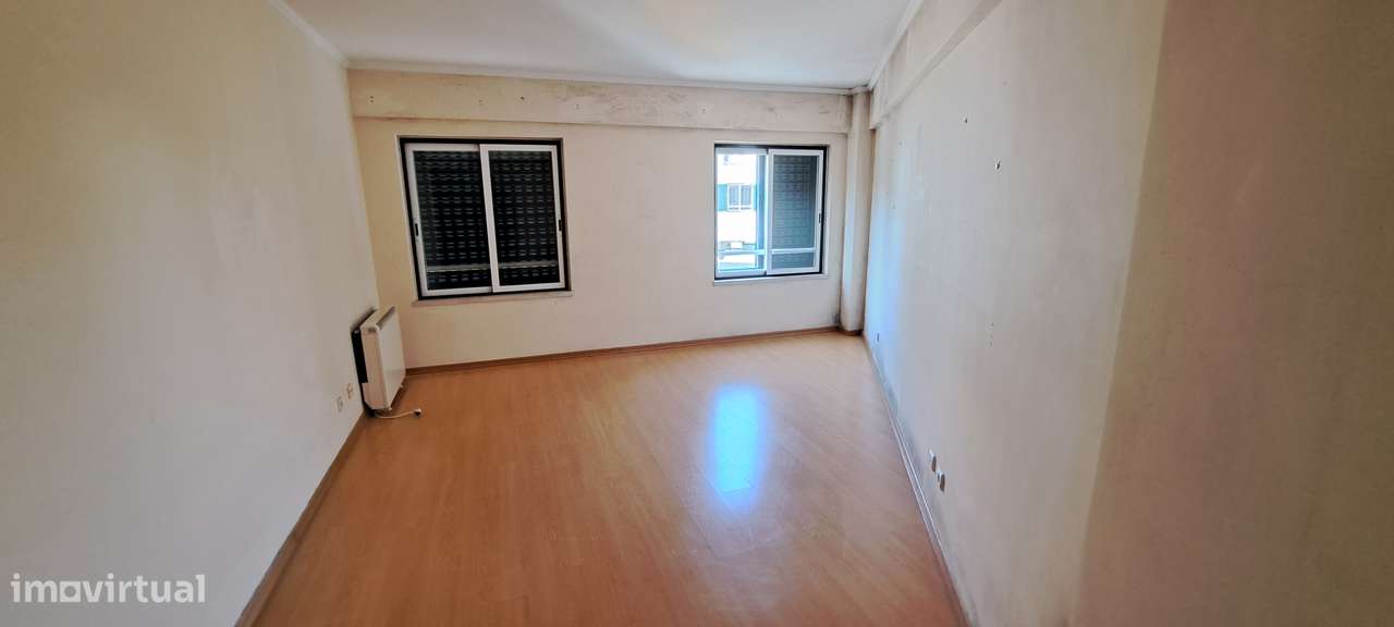 Apartamento T4  152m2 , Lugar estacionamento junto á praia  Alcochete.-9