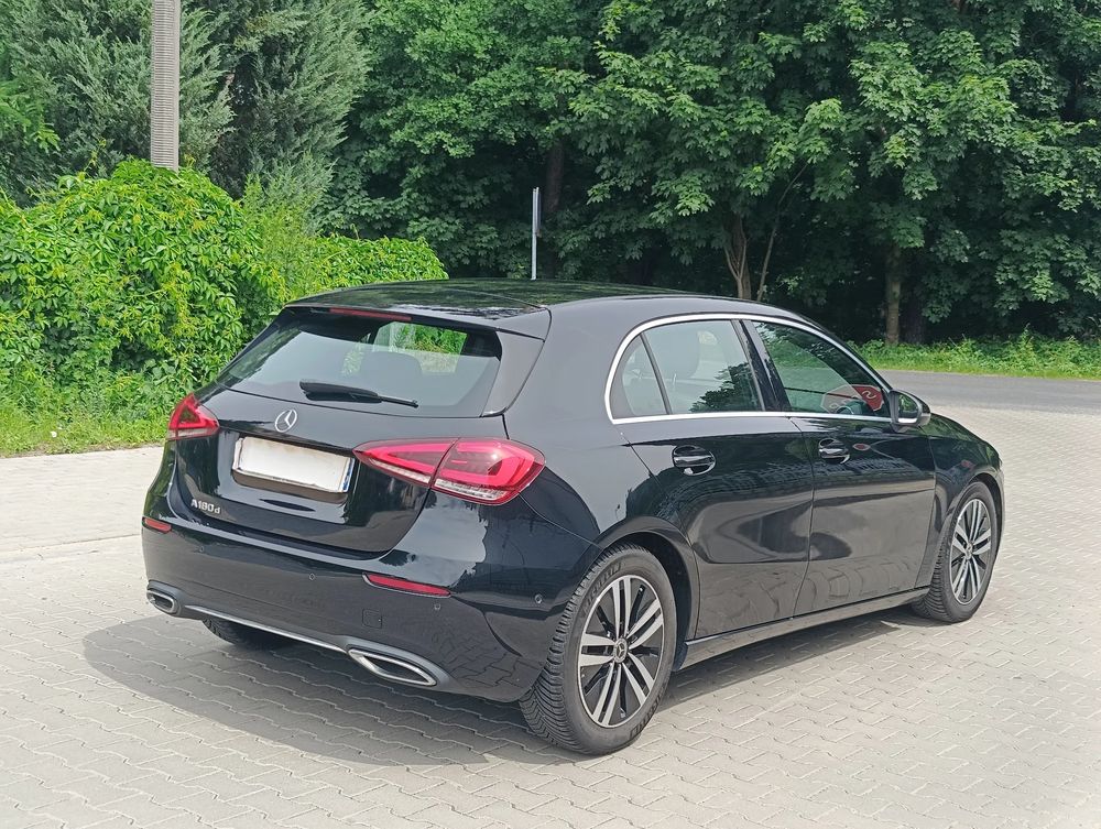 Mercedes-Benz A W177 (2018-) 180 d 8G-DCT AMG Line 2021