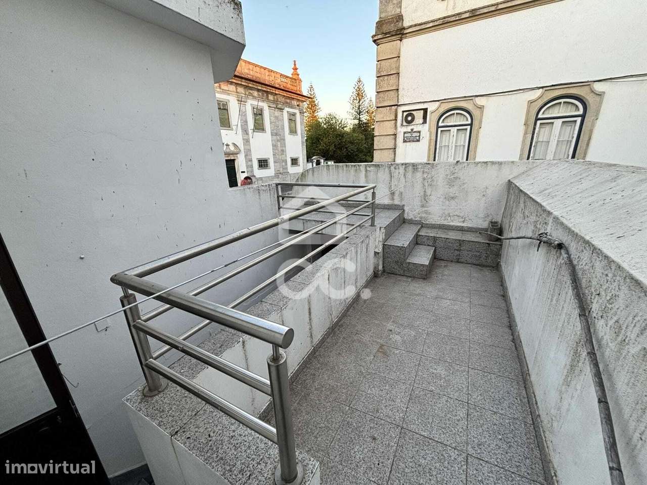 Moradia com 4 quartos no centro da cidade com garagem-8