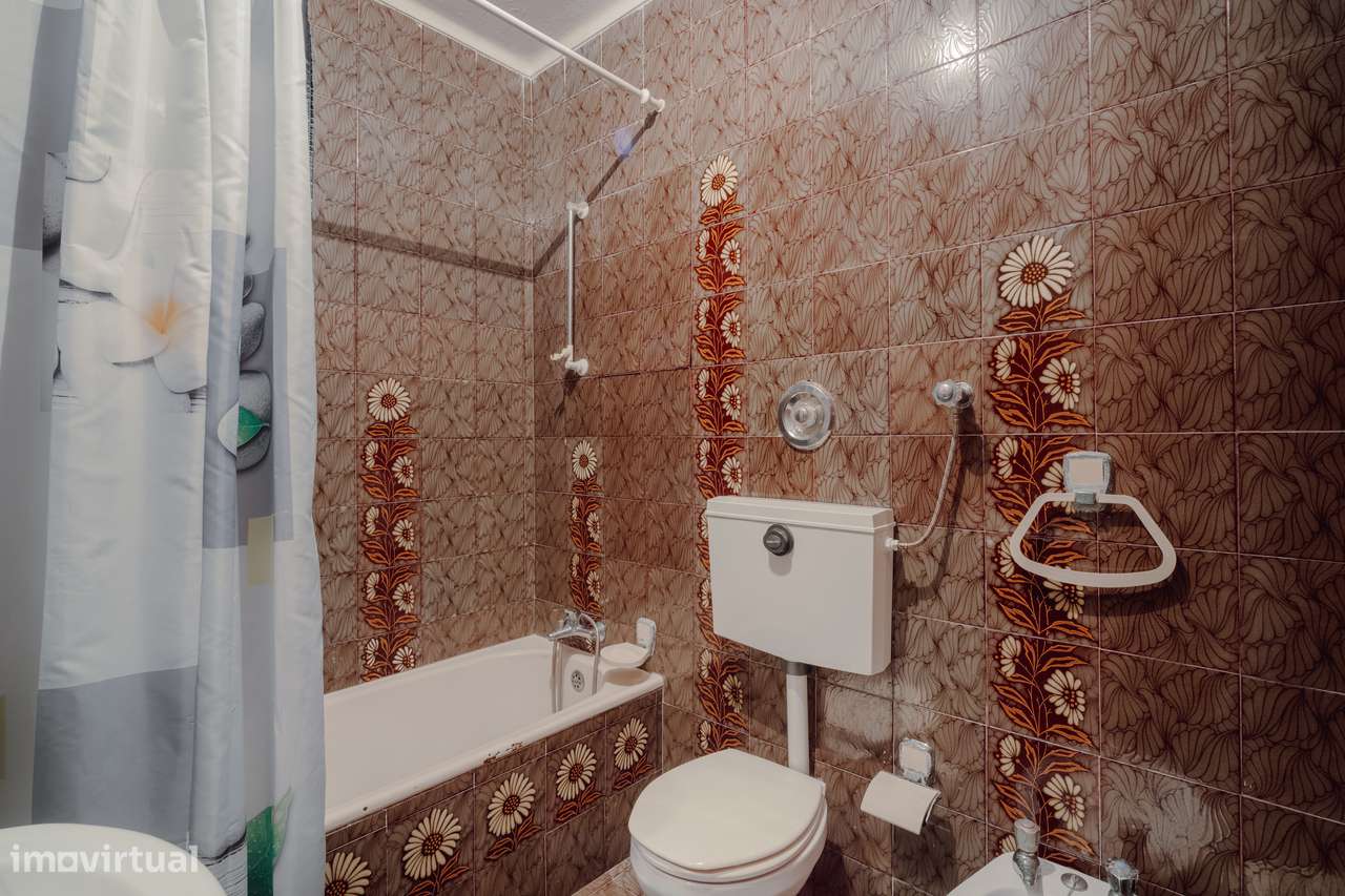 T2 no Centro de Famalicão – Oportunidade de Investimento-16