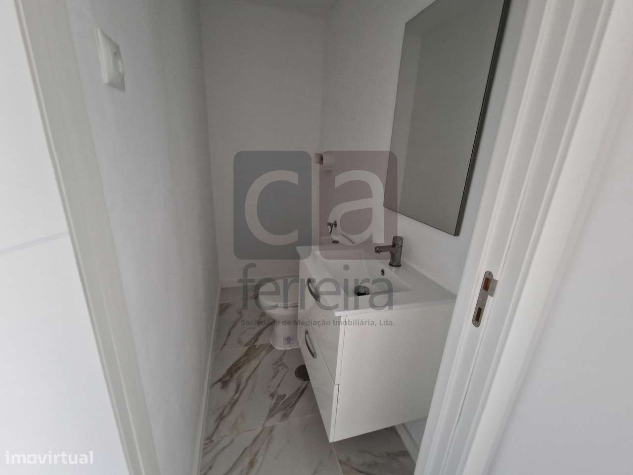 Apartamento T2 todo remodelado junto ao Shopping santarem-15