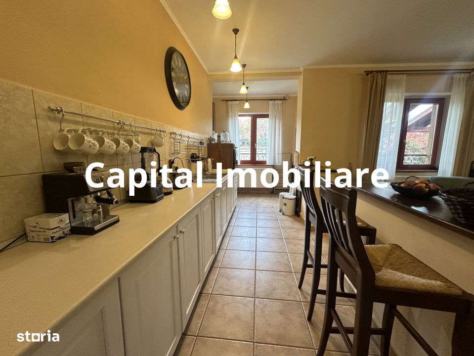 Casa, singur in curte, cu acces auto, ultracentral, Oradea - Imagine principală: 4/8