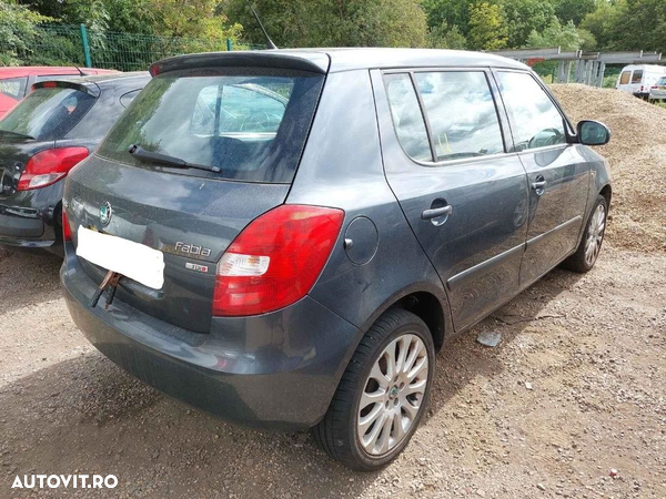 Galerie admisie Skoda Fabia 2 2011 HATCHBACK 1.6 TDI - 5