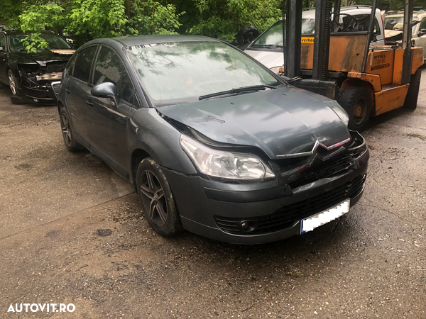 Dezmembrez Citroen C4 gri benzina 2005 - 2