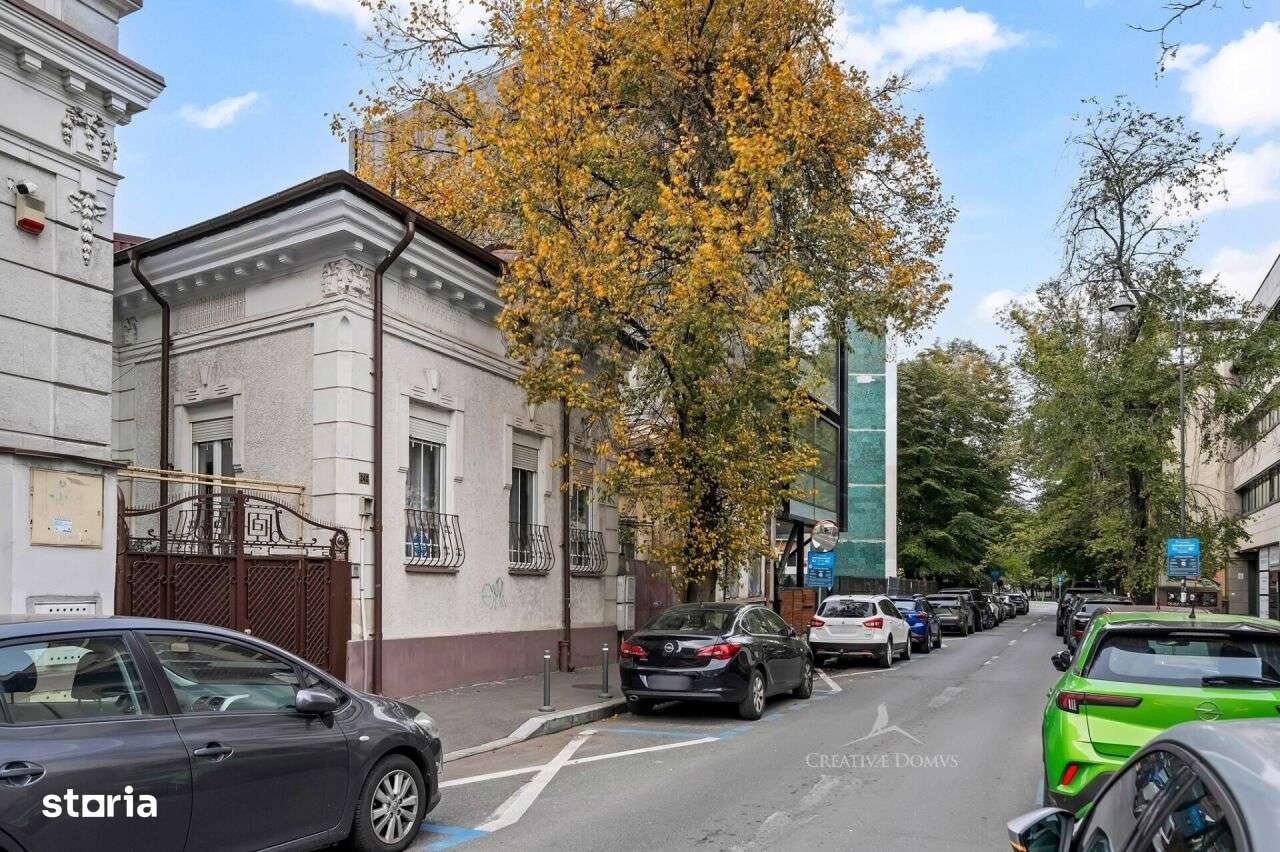 Eminescu - Casa / Vila cu 5 camere si pod mansardabil-0