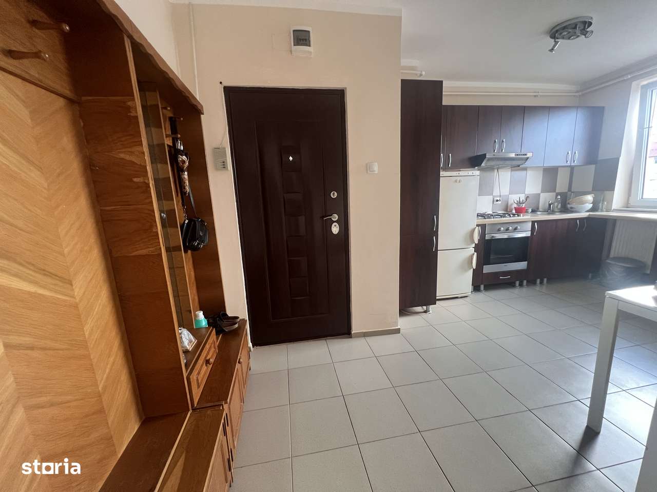 Apartament 3 camere, izolat, balcon - Rahovei/Milea etj4 cu acoperis - Imagine principală: 5/11