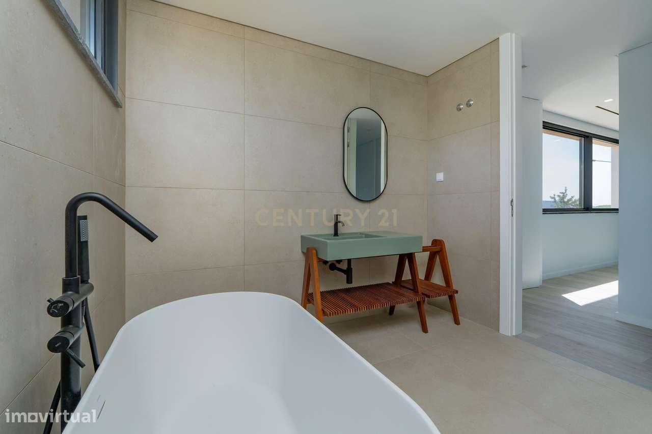 Moradia premium em Cascais onde o luxo e a natureza se encontram-27