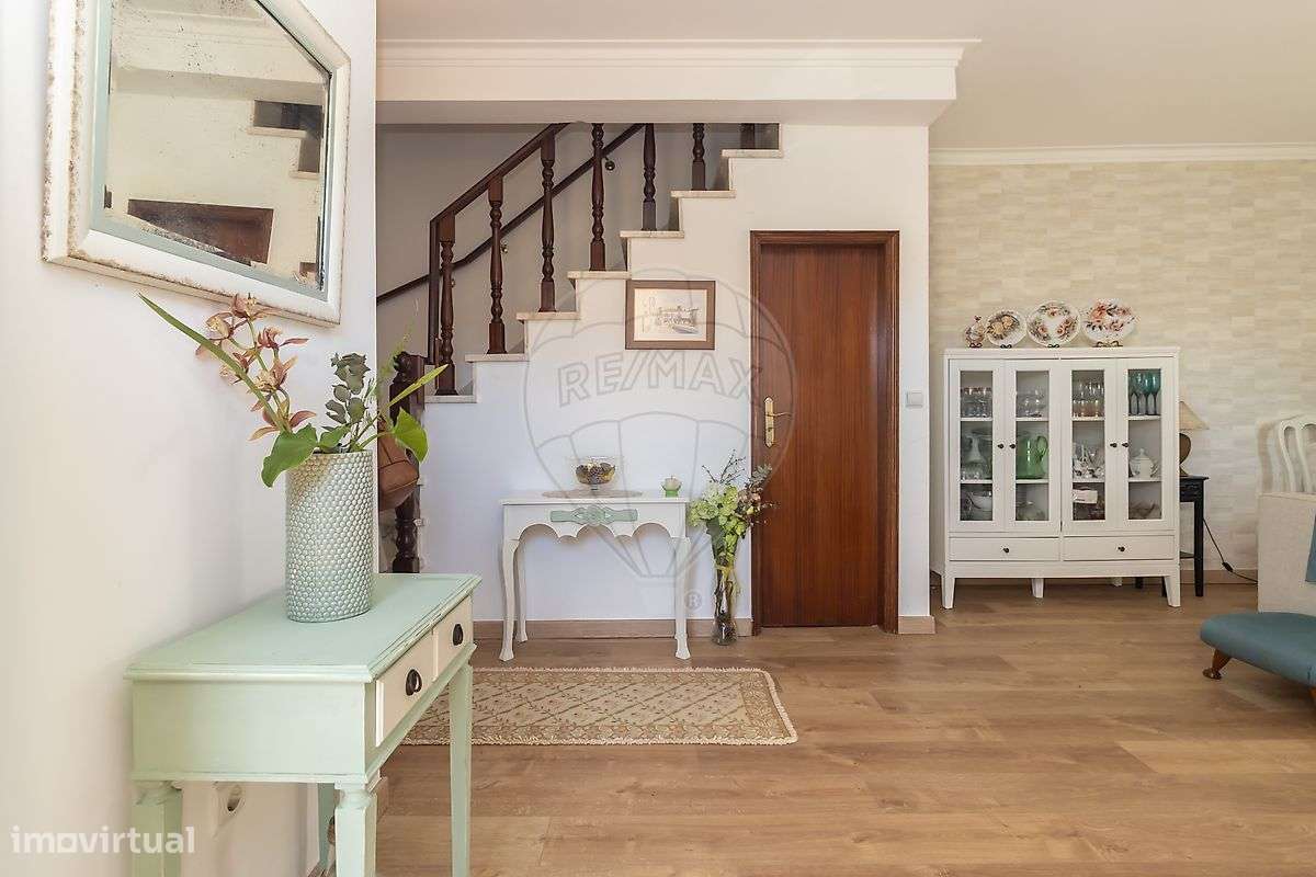 Moradia Geminada T3+2 – Quinta do Conde para venda-27