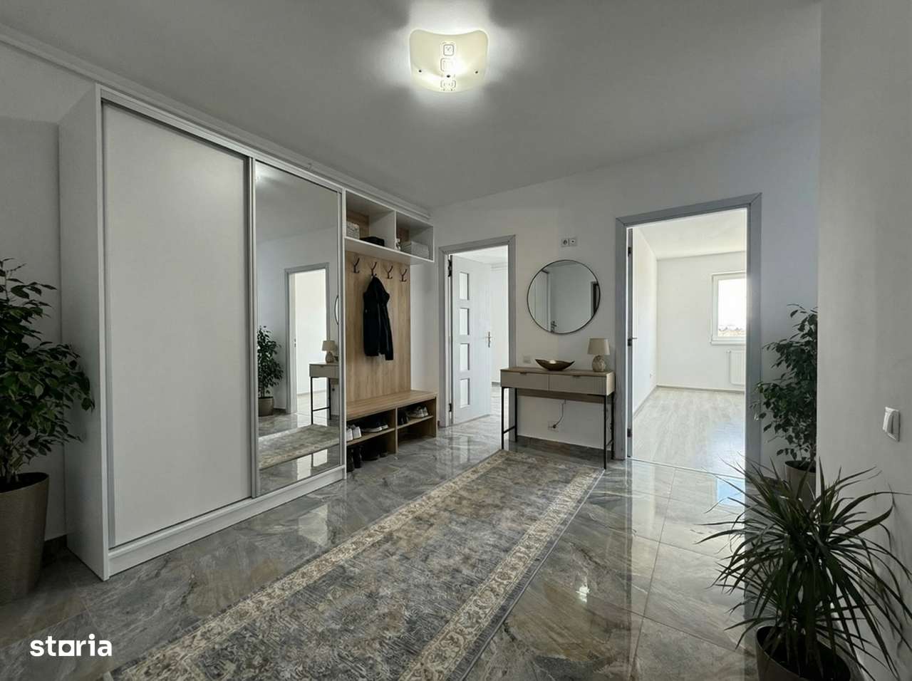 Apartament cu 2 camere I Decomandat I Zona Vivo-3