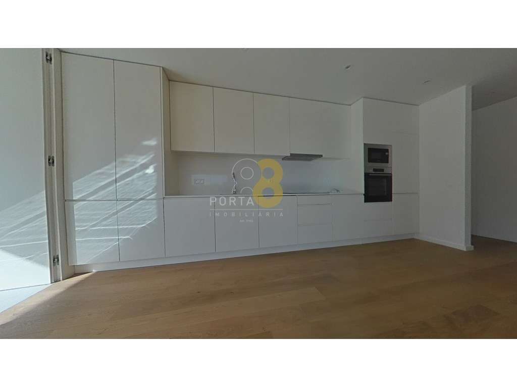 Apartamento T3 com vistas e varanda nas 3 frentes - Matosinhos Sul-18
