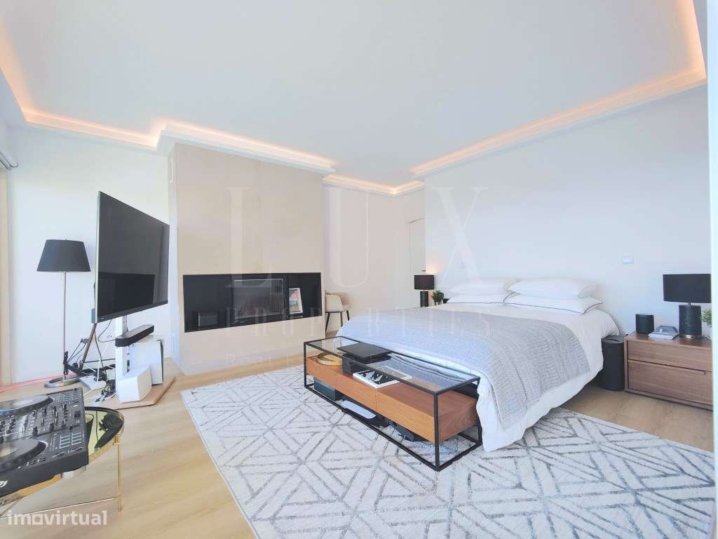 PENTHOUSE T5 DE LUXO COM VISTA FRONTAL DE MAR NO CENTRO DO ESTORIL-25