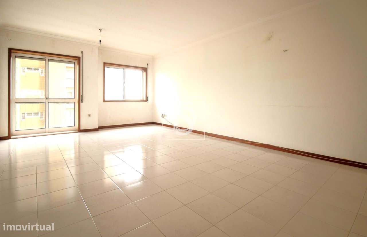 Apartamento T3 em Árvore, com Vista Mar, Varandas, Garagem e Elevador-6