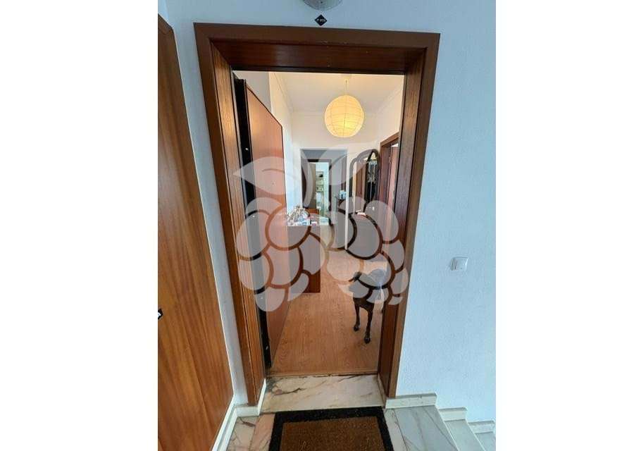 EXCELENTE T2  EM CARCAVELOS-1