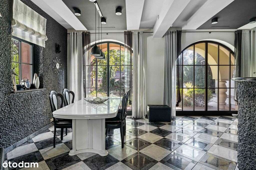 Dom/rezydencja/Dąbrowa Leśna-7